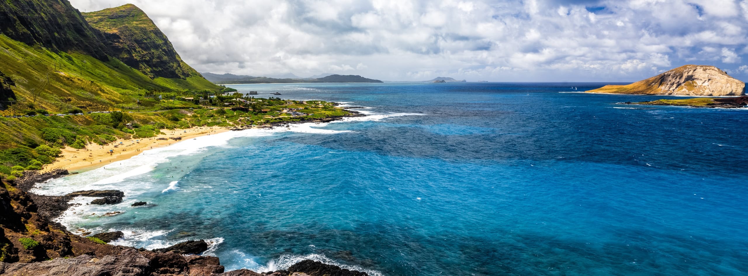 An unnamed bay on the Oahu coast